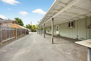 2435 Stearns Way, Medford, OR 97501 - Photo 7