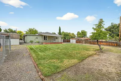 2435 Stearns Way, Medford, OR 97501 - Photo 9