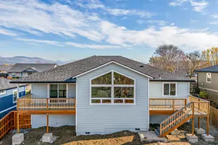 403 N Deanjou Ave, Eagle Point, OR 97524 - Photo 31