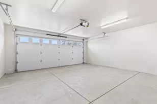 403 N Deanjou Ave, Eagle Point, OR 97524 - Photo 15