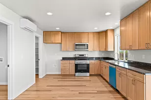 403 N Deanjou Ave, Eagle Point, OR 97524 - Photo 5