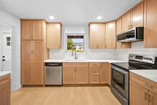 872 Morrison Ave, Medford, OR 97504 - Photo 9