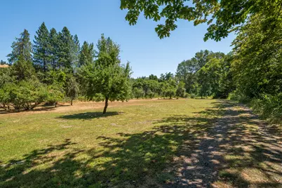 11677 Hwy 238, Jacksonville, OR 97530 - Photo 73