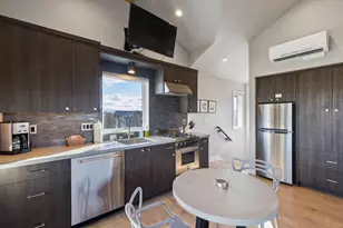 19120 Gateway Loop, Bend, OR 97702 - Photo 33