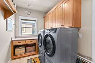 1835 Plateau Dr, Medford, OR 97504 - Photo 43