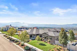 1835 Plateau Dr, Medford, OR 97504 - Photo 3