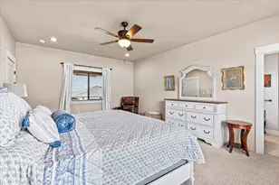 1835 Plateau Dr, Medford, OR 97504 - Photo 37