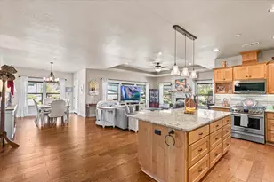 1835 Plateau Dr, Medford, OR 97504 - Photo 27