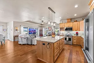 1835 Plateau Dr, Medford, OR 97504 - Photo 9