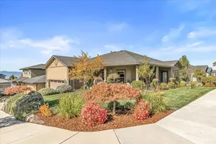 1835 Plateau Dr, Medford, OR 97504 - Photo 3