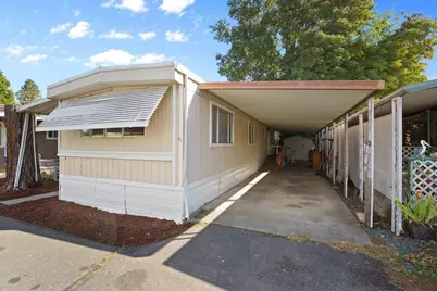 306 Sandlewood Drive, Grants Pass, OR 97526 - Photo 3