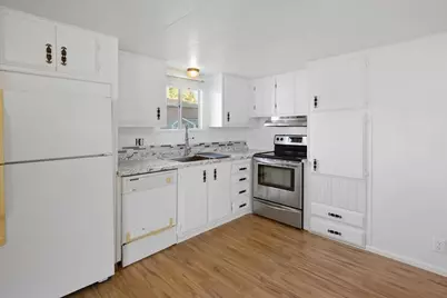 306 Sandlewood Drive, Grants Pass, OR 97526 - Photo 13