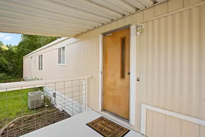 306 Sandlewood Drive, Grants Pass, OR 97526 - Photo 9