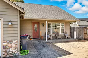 2825 Duell Ave, Medford, OR 97501 - Photo 5