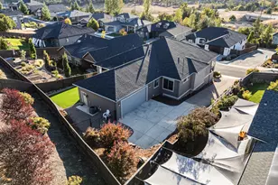 523 W La Strada Circle, Medford, OR 97504 - Photo 67