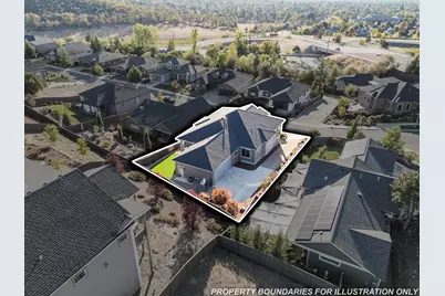 523 W La Strada Circle, Medford, OR 97504 - Photo 71