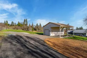 1916 Old Military Rd, Central Point, OR 97502 - Photo 43