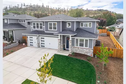 1226 Stonegate Drive, Eagle Point, OR 97524 - Photo 3