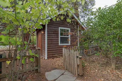 425 S Modoc Avenue, Medford, OR 97504 - Photo 45