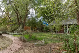 425 S Modoc Ave, Medford, OR 97504 - Photo 51