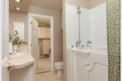 425 S Modoc Avenue, Medford, OR 97504 - Photo 31