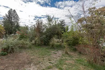 425 S Modoc Avenue, Medford, OR 97504 - Photo 55