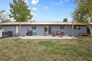 990 Janes Rd, Medford, OR 97501 - Photo 19