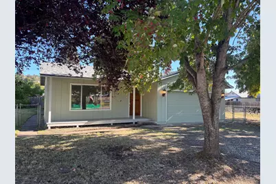 124 Paxon Avenue, Eagle Point, OR 97524 - Photo 1