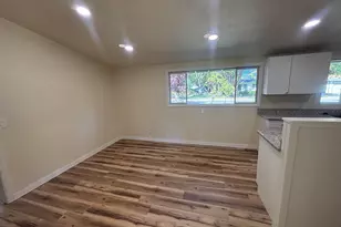 124 Paxon Ave, Eagle Point, OR 97524 - Photo 7