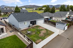 628 Barton Rd, Eagle Point, OR 97524 - Photo 29