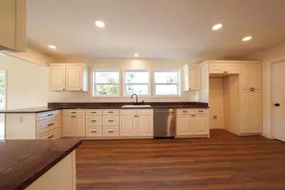 60 N Peach Street, Medford, OR 97501 - Photo 17