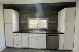 967 E 1st St, Prineville, OR 97754 - Photo 7