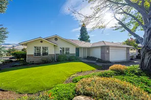 938 Cypress Point Loop, Ashland, OR 97520 - Photo 1