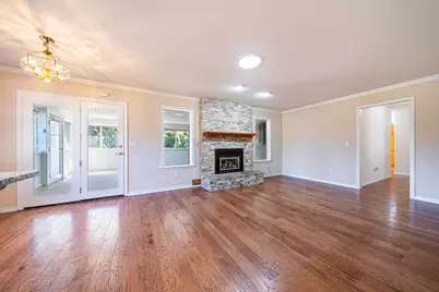 938 Cypress Point Loop, Ashland, OR 97520 - Photo 5