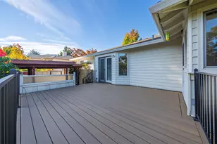 938 Cypress Point Loop, Ashland, OR 97520 - Photo 17