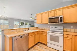 930 NW Spruce Ave, Redmond, OR 97756 - Photo 15