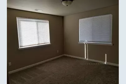 911 Stonewater Drive, Eagle Point, OR 97524 - Photo 19