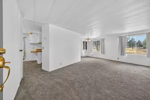 1384 SE Akins Dr, Prineville, OR 97754 - Photo 5