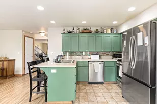 208 Northview Dr, Eagle Point, OR 97524 - Photo 5