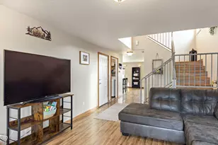 208 Northview Dr, Eagle Point, OR 97524 - Photo 11