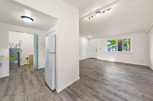 1036 W 12th St, Medford, OR 97501 - Photo 17