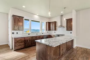 4260 Falcon Ridge Terrace, Medford, OR 97504 - Photo 9