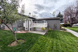 1188 NE 27th St, Bend, OR 97701 - Photo 5