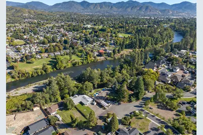 1320 Redwood Circle, Grants Pass, OR 97527 - Photo 3