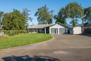 1320 Redwood Cir, Grants Pass, OR 97527 - Photo 43