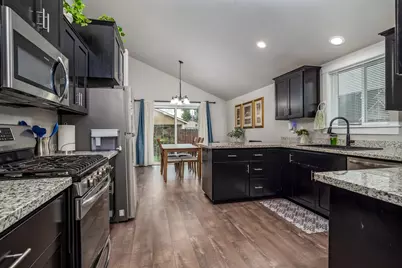 848 Trinity Way, Medford, OR 97501 - Photo 3