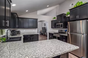 848 Trinity Way, Medford, OR 97501 - Photo 5