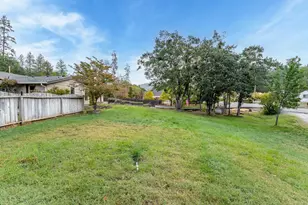 338 Kilborn Dr, Grants Pass, OR 97526 - Photo 31