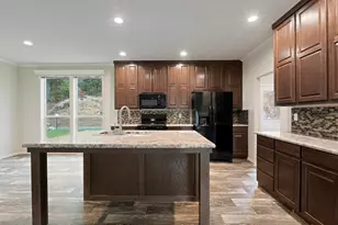 5572 Jumpoff Joe Creek Rd, Grants Pass, OR 97526 - Photo 7