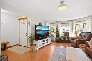 1813 Cascadia St, Medford, OR 97504 - Photo 3